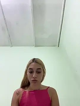 loirinhaaa online show from March 2026 10:55:02 PM