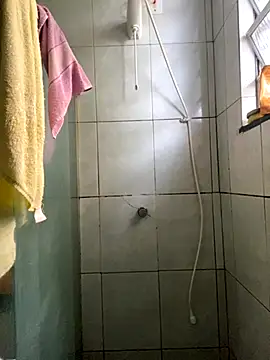 loirinhaaa online show from September 2025 07:32:02 PM