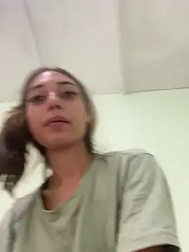 Snapshot of loirinhaaa chatting on January 2026 02:22:01 PM loirinhaaa online show from January 2026 02:22:01 PM