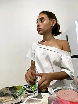 loirinhaaa online show from November 2025 10:03:01 PM