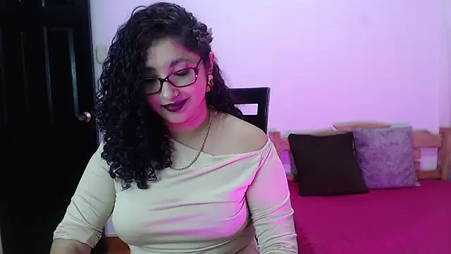 Snapshot of Gia_Dior chatting on November 2025 11:52:02 PM Gia Dior online show from November 2025 11:52:02 PM