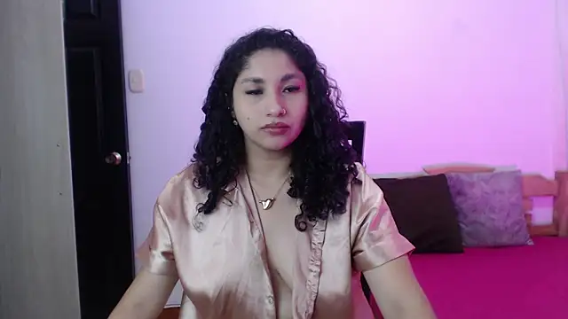 Snapshot of Gia_Dior chatting on November 2025 11:41:02 PM Gia Dior online show from November 2025 11:41:02 PM