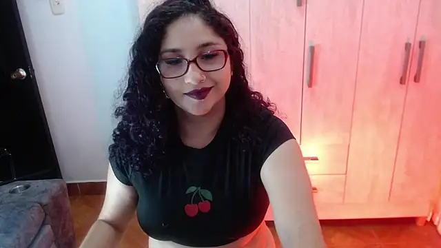 Snapshot of Gia_Dior chatting on October 2025 11:37:01 PM Gia Dior online show from October 2025 11:37:01 PM