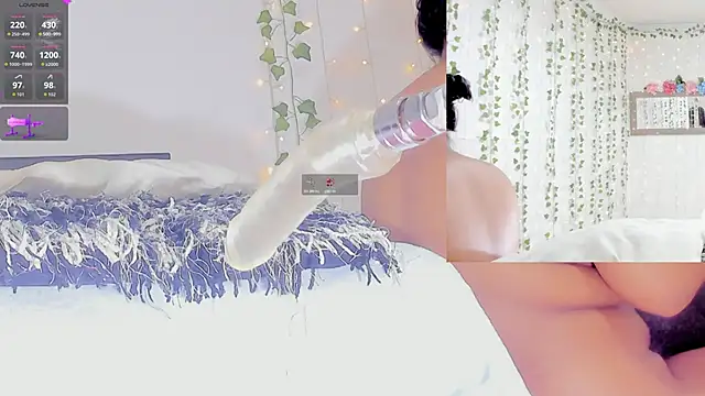 Ashley  Jones   online show from March 2026 09:01:01 AM