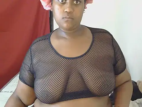 Snapshot of ThickLadie chatting on October 2025 12:36:02 AM ThickLadie online show from October 2025 12:36:02 AM