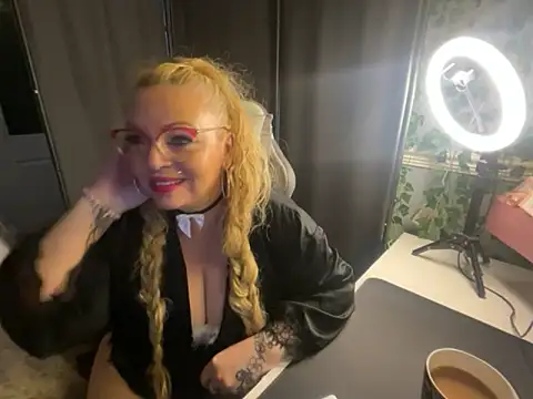 BonnyDesire online show from April 2026 06:58:01 PM