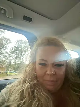 Snapshot of BonnyDesire chatting on November 2025 03:07:02 PM BonnyDesire online show from November 2025 03:07:02 PM