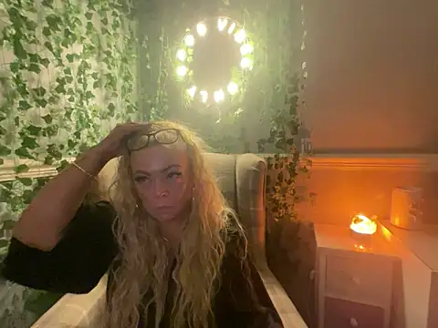 BonnyDesire online show from October 2025 06:34:01 PM