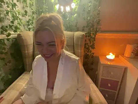 BonnyDesire online show from October 2025 07:37:02 PM