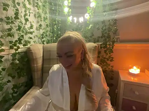 BonnyDesire online show from October 2025 06:51:01 PM