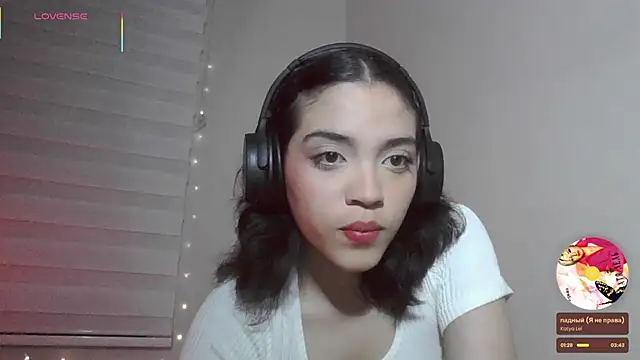 Snapshot of _curiouskitten_ chatting on November 2025 03:29:03 AM curiouskitten online show from November 2025 03:29:03 AM