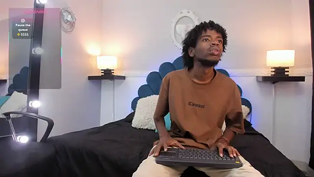AllexJacob online show from October 2025 01:21:02 PM