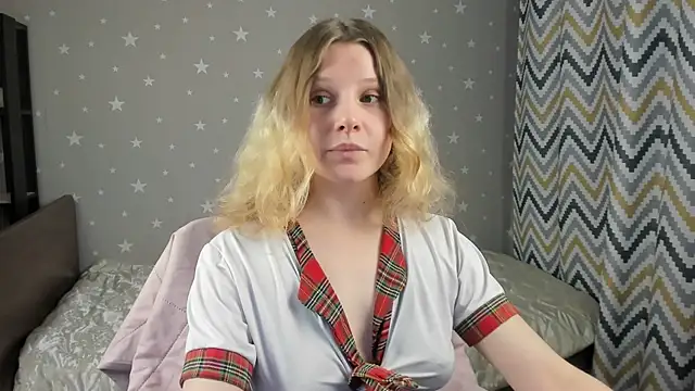 Snapshot of _Velvet_peach_ chatting on December 2025 11:42:02 AM Velvet peach online show from December 2025 11:42:02 AM