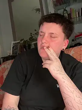 Snapshot of captaine_pioupiou chatting on October 2025 03:34:04 PM captaine pioupiou online show from October 2025 03:34:04 PM