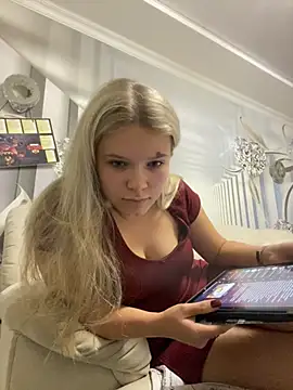 Alison Kisa online show from September 2025 11:31:02 PM
