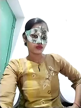 ms-naina online show from December 2025 06:45:02 PM