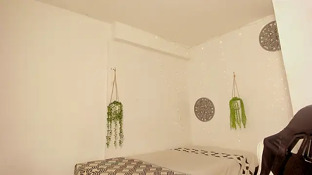 Snapshot of Dakota_x18 chatting on November 2025 07:19:01 PM Dakota x18 online show from November 2025 07:19:01 PM