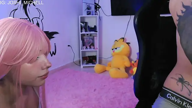 Everlong  online show from November 2025 08:45:01 PM