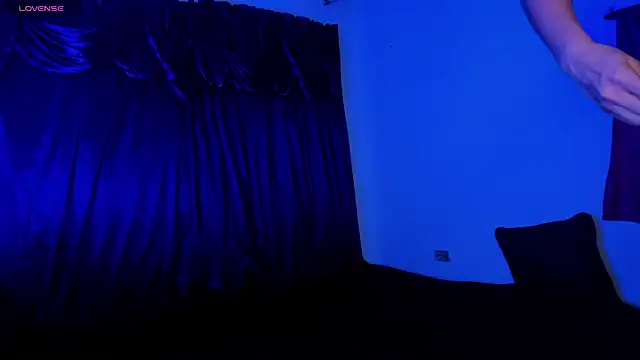 Shairaclark  online show from November 2025 12:44:02 AM