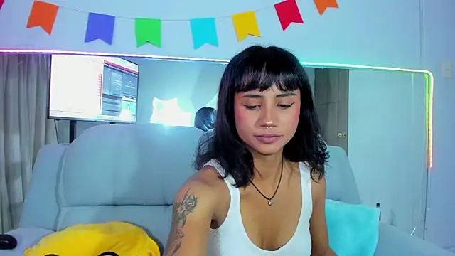 Snapshot of Lola_Purple chatting on October 2025 03:40:02 AM Lola Purple online show from October 2025 03:40:02 AM