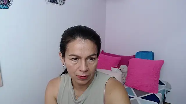 camilavargas  online show from February 2026 01:08:01 PM