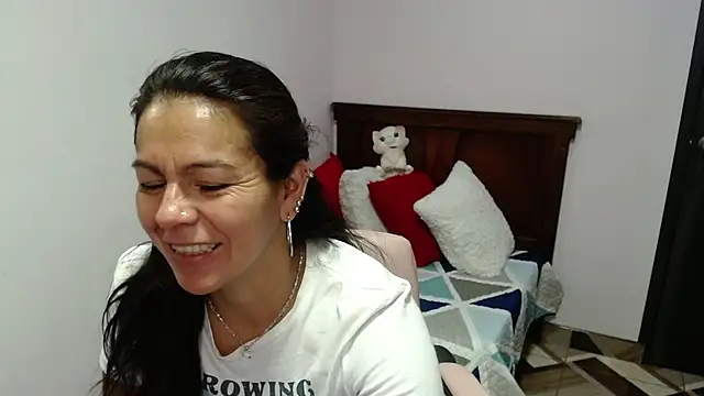 camilavargas  online show from July 2026 04:35:01 PM