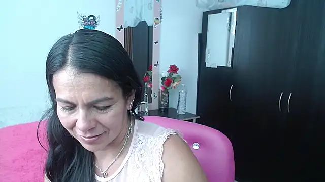 camilavargas  online show from October 2025 09:16:02 PM