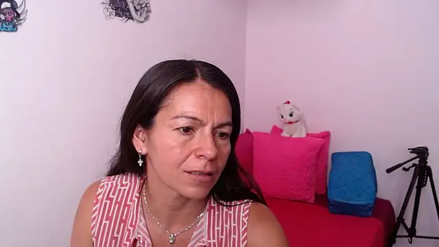 camilavargas  online show from April 2026 10:05:02 PM
