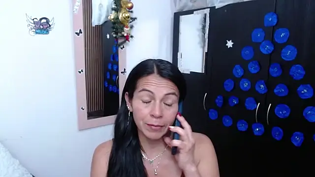 Snapshot of camilavargas_ chatting on December 2025 09:43:01 PM camilavargas online show from December 2025 09:43:01 PM