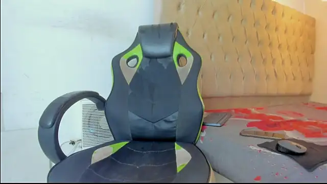 Naomis 35 online show from January 2026 08:03:01 PM