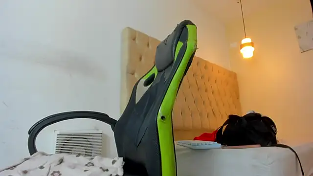 Naomis 35 online show from November 2025 04:41:02 PM