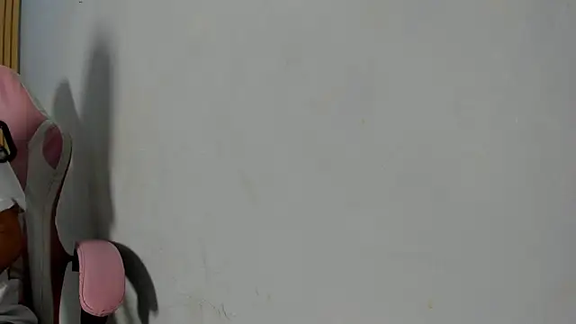 Naomis 35 online show from November 2025 07:14:01 PM