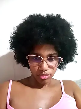Snapshot of Beauty_Luci chatting on September 2025 03:33:01 AM Beauty Luci online show from September 2025 03:33:01 AM