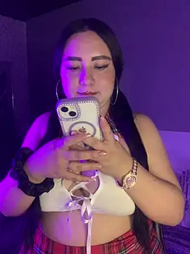 Ssusann Pink online show from September 2025 03:01:01 AM