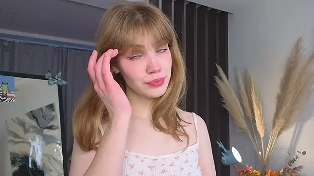 pienaple online show from November 2025 04:05:02 AM