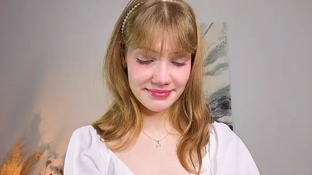 pienaple online show from November 2025 04:06:02 AM