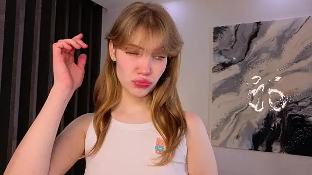 pienaple online show from December 2025 04:12:02 AM