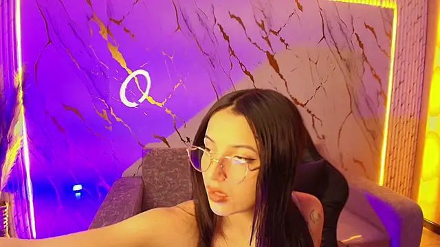 sophiadoll tf online show from September 2025 01:29:01 PM