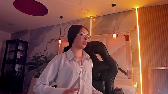 sophiadoll tf online show from February 2026 08:41:01 PM