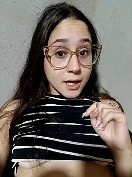 Snapshot of linameii chatting on December 2025 02:45:01 AM linameii online show from December 2025 02:45:01 AM