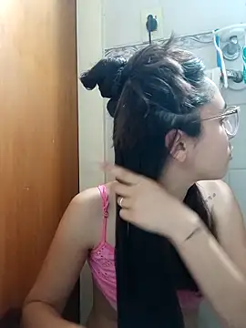 Snapshot of linameii chatting on October 2025 01:03:02 AM linameii online show from October 2025 01:03:02 AM