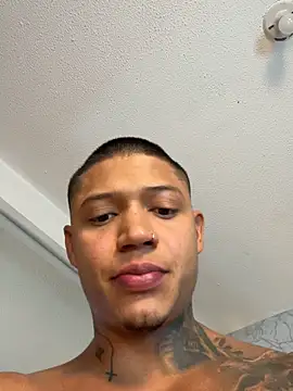 Snapshot of DiagoRockfield chatting on December 2025 11:36:01 AM DiagoRockfield online show from December 2025 11:36:01 AM