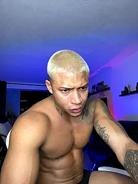 Snapshot of DiagoRockfield chatting on October 2025 01:13:01 AM DiagoRockfield online show from October 2025 01:13:01 AM