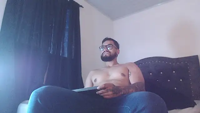 Chrys harris77 online show from April 2026 11:00:02 PM