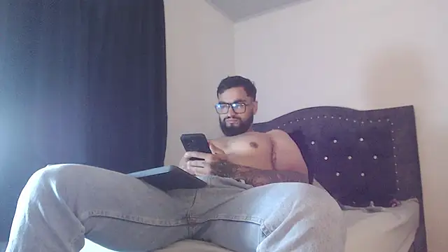 Chrys harris77 online show from April 2026 05:01:02 AM