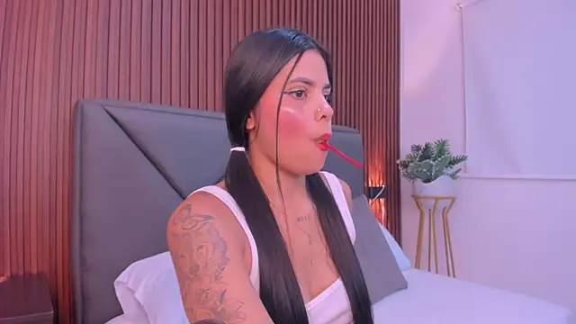 molly lovee  online show from February 2026 07:25:01 PM