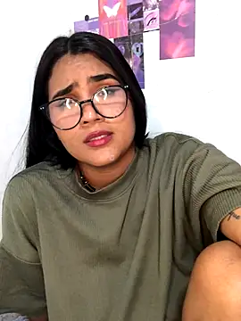 Renata Zoe online show from November 2025 02:00:02 AM