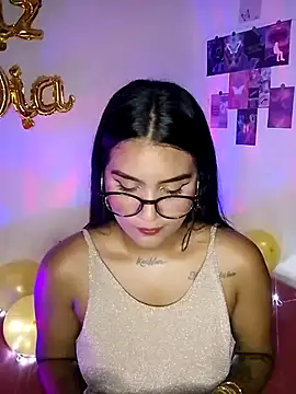 Renata Zoe online show from November 2025 01:32:02 AM