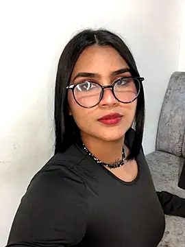 Renata Zoe online show from November 2025 02:10:01 AM