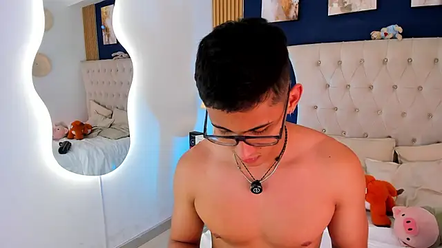 SalvadorFit online show from July 2026 01:03:01 AM